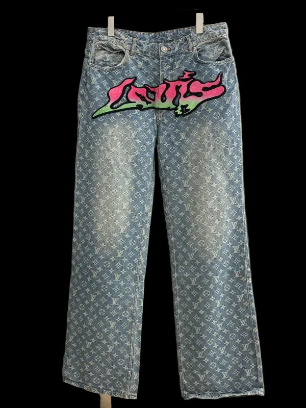 LOUIS VUITTON
Graffiti Monogram Jeans